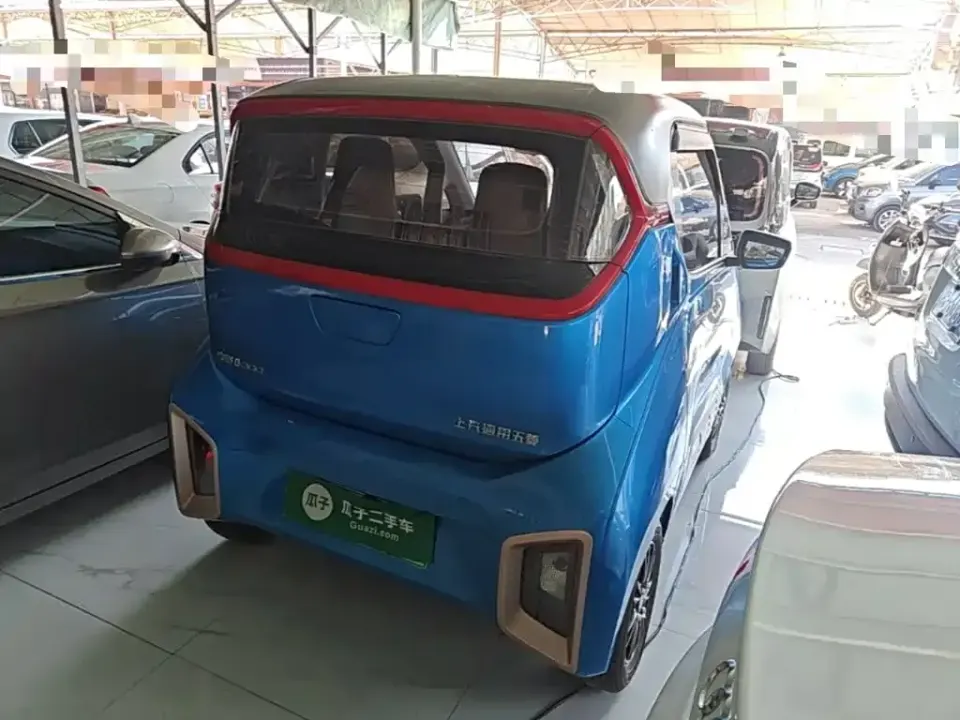Baojun E200