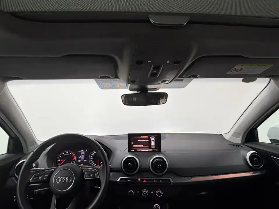 Audi Q2L