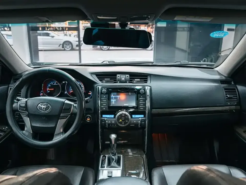 Toyota Reiz