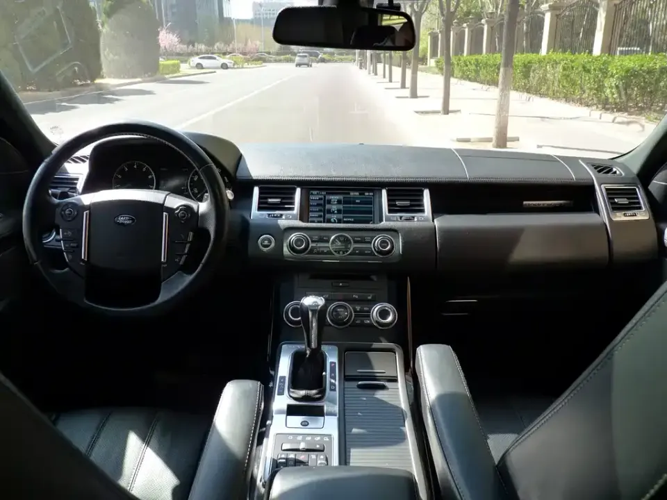 Land Rover Sport