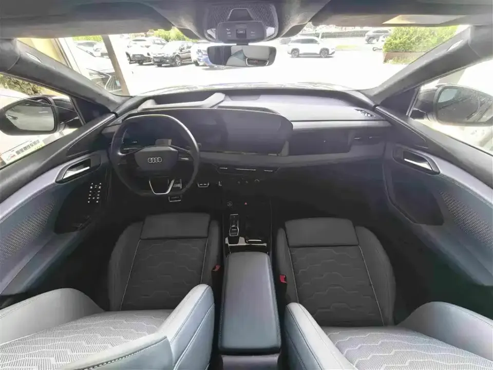 Audi Q6L e-tron