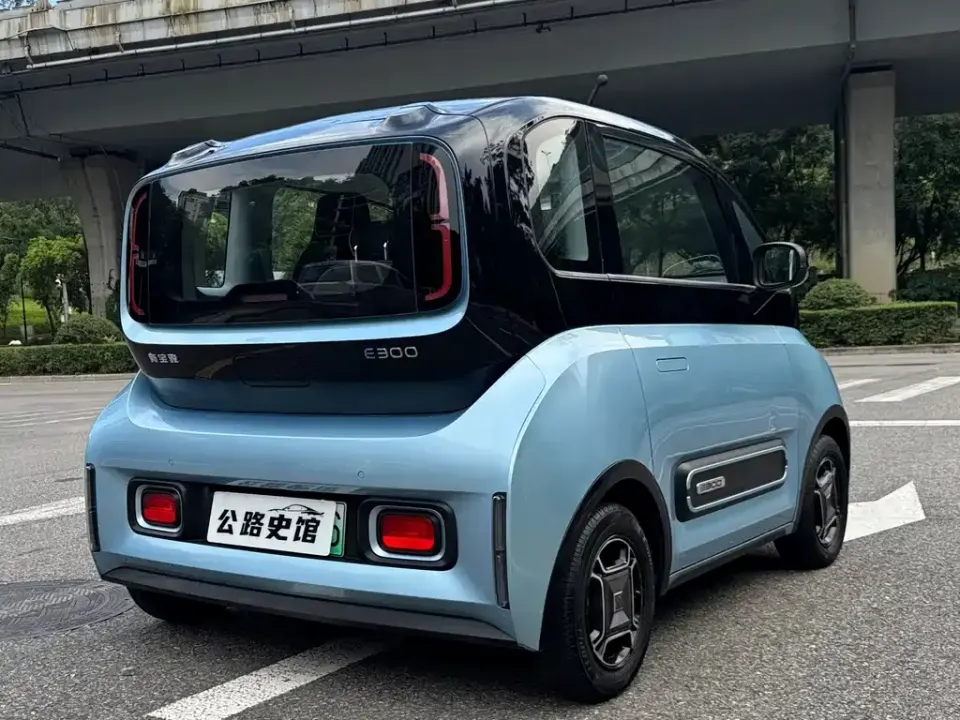 Baojun E300