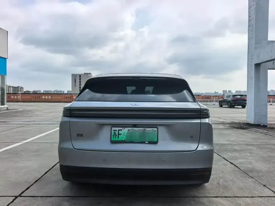 Li Li i6