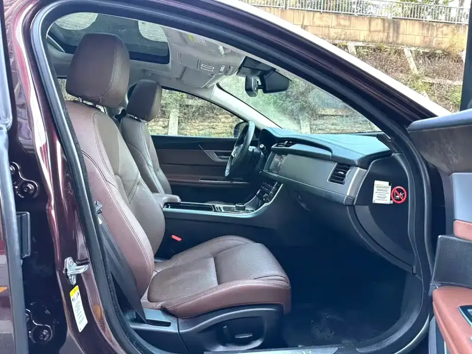 Jaguar XFL