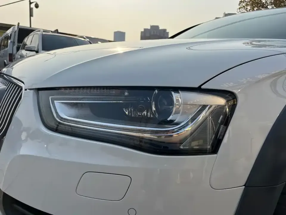 Audi A4 (Import)