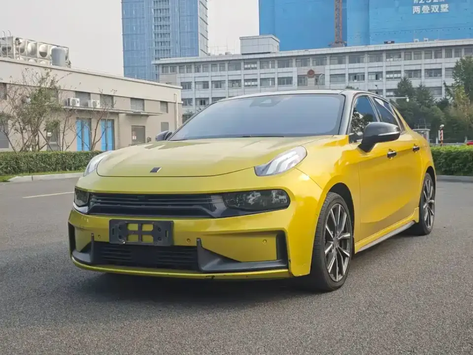 Lynk & Co 03