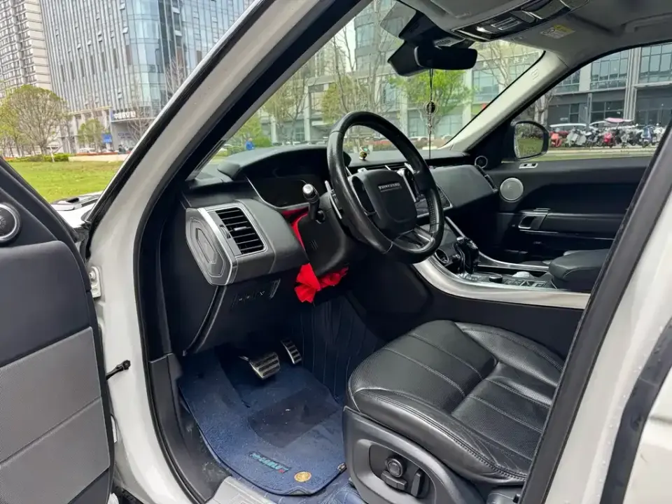 Land Rover Sport