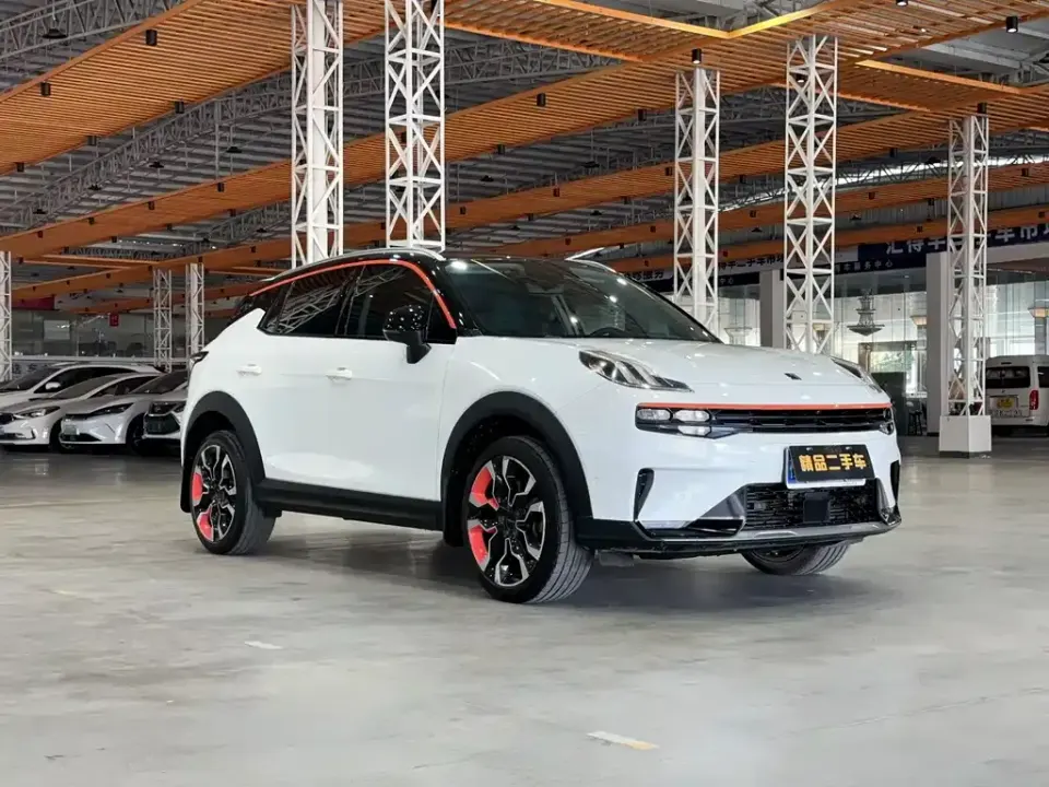 Lynk & Co 06