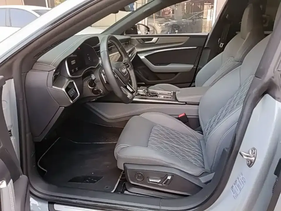 Audi A7L