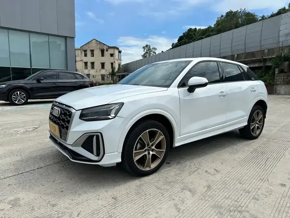 Audi Q2L