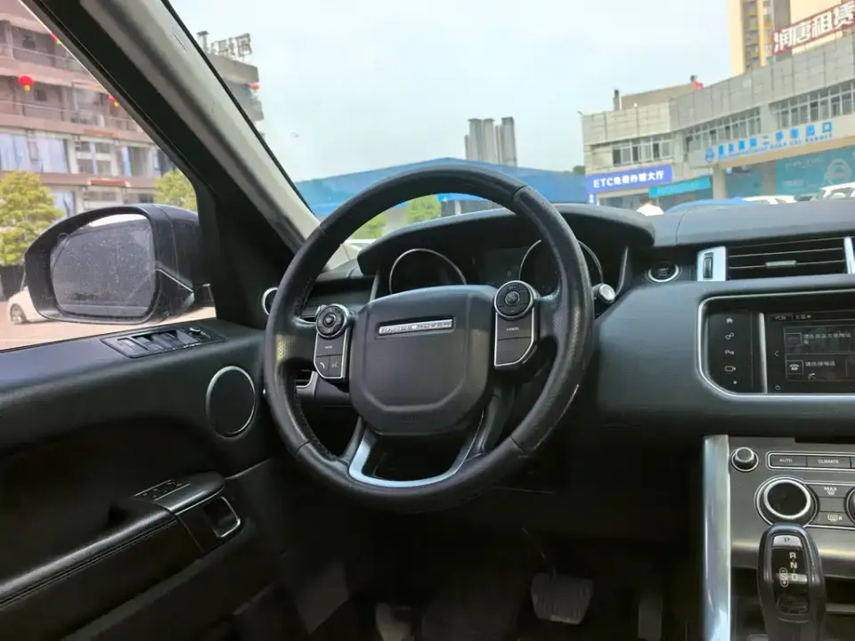 Land Rover Sport
