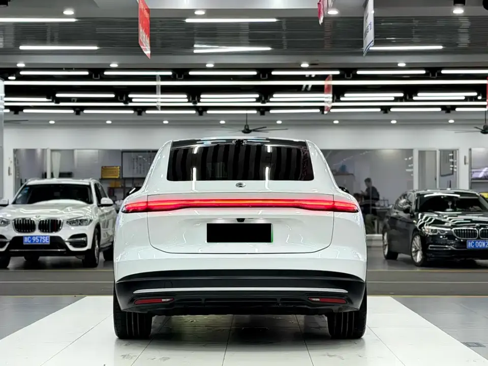 Nio EC6