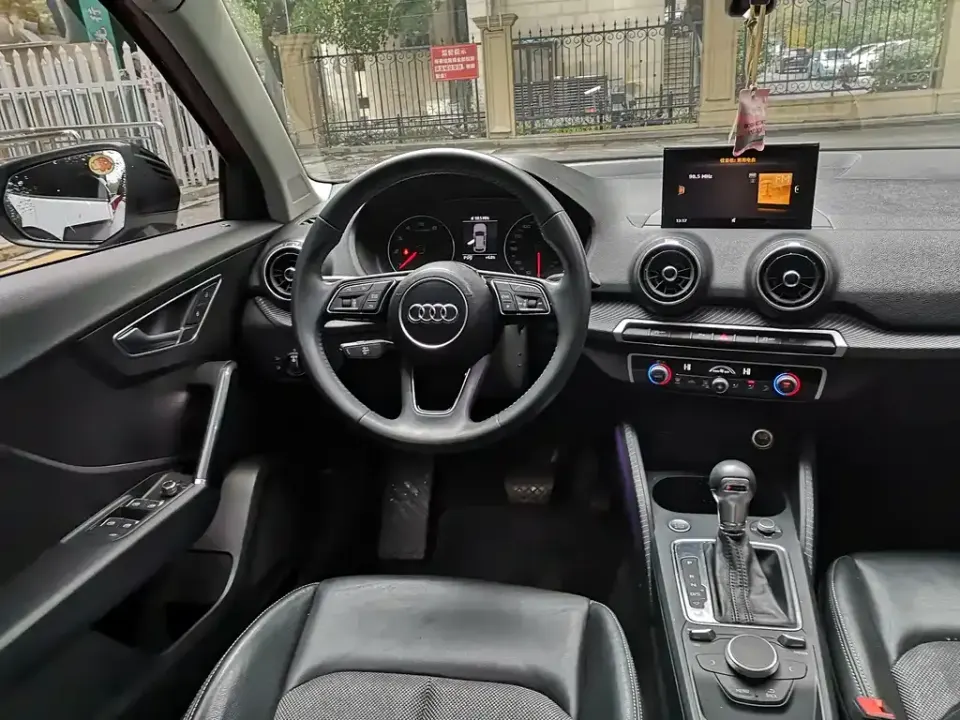 Audi Q2L