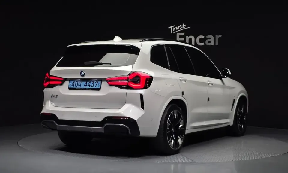 BMW iX3