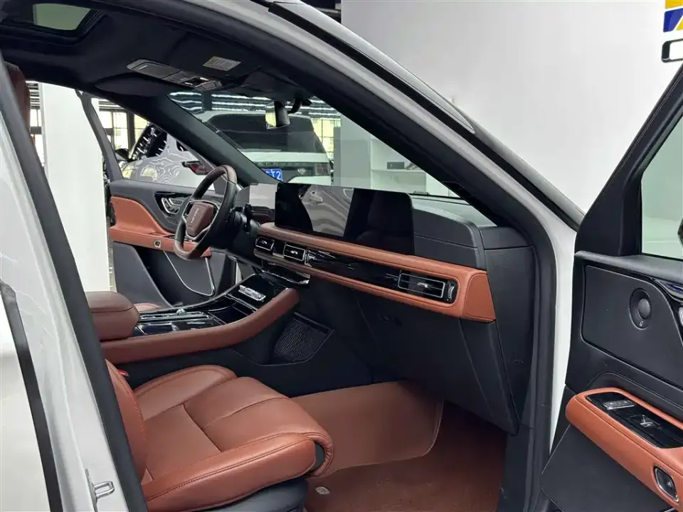 Lincoln Aviator