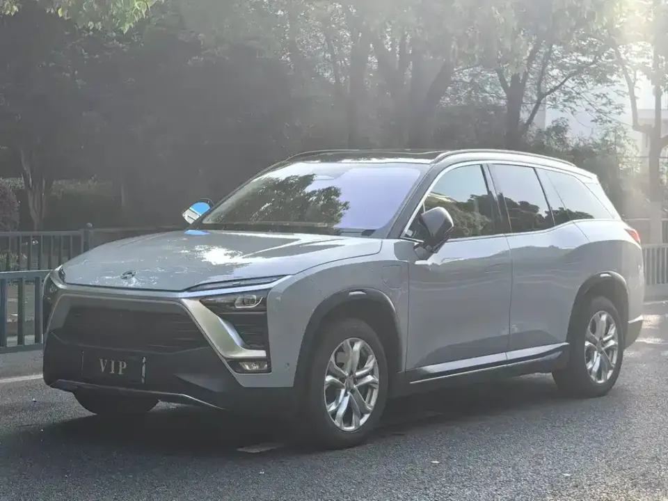 Nio ES8