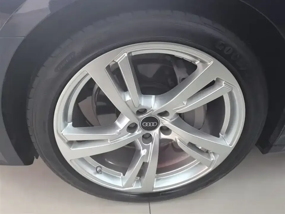 Audi A7L