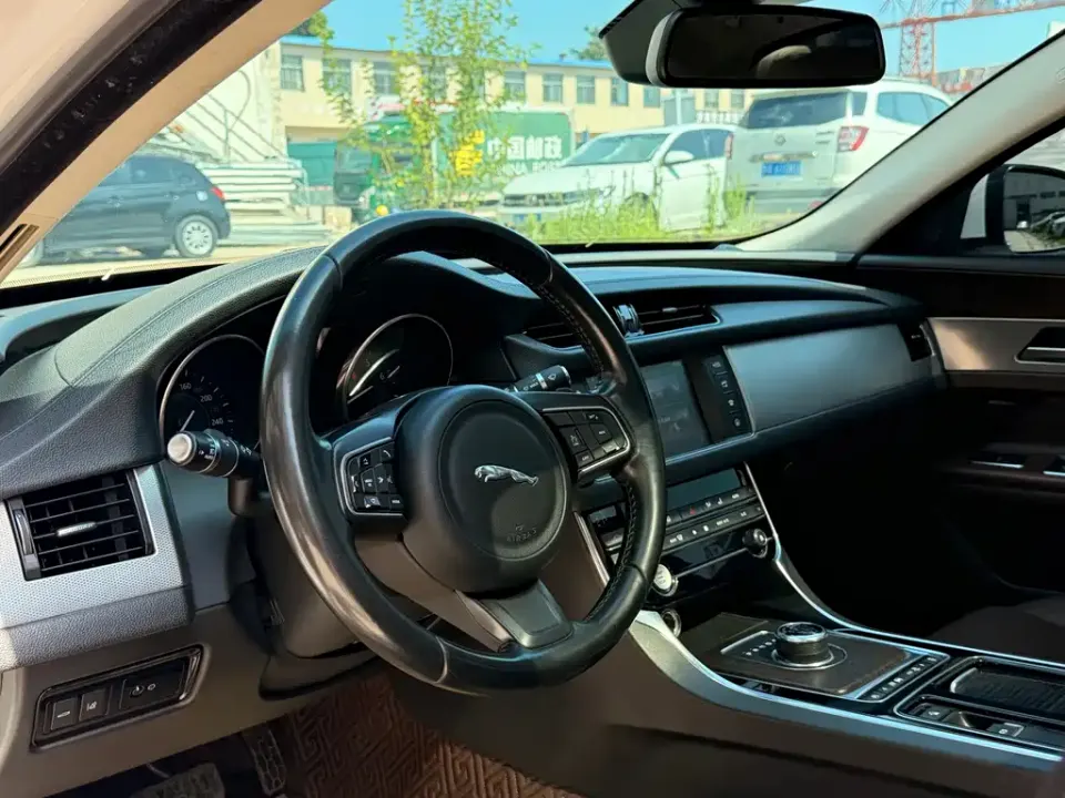 Jaguar XFL