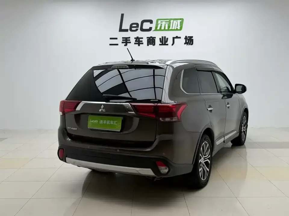 Mitsubishi Outlander (Import)