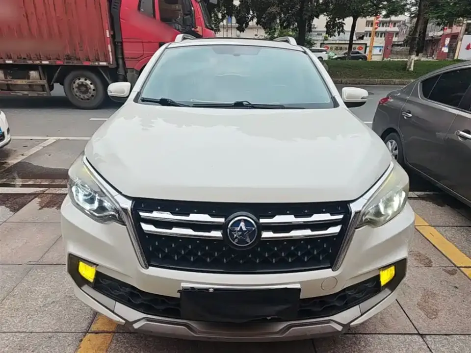 Venucia T70