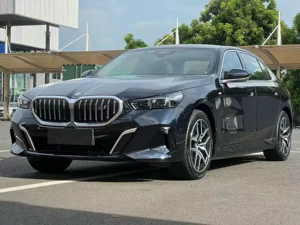 BMW i5