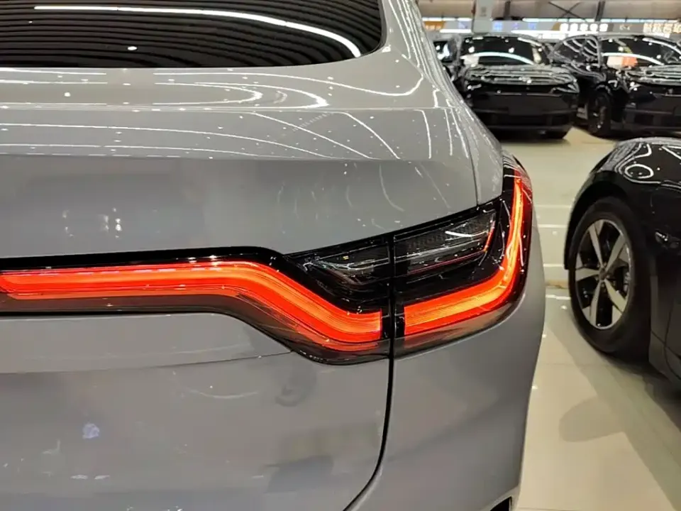 Nio EC6