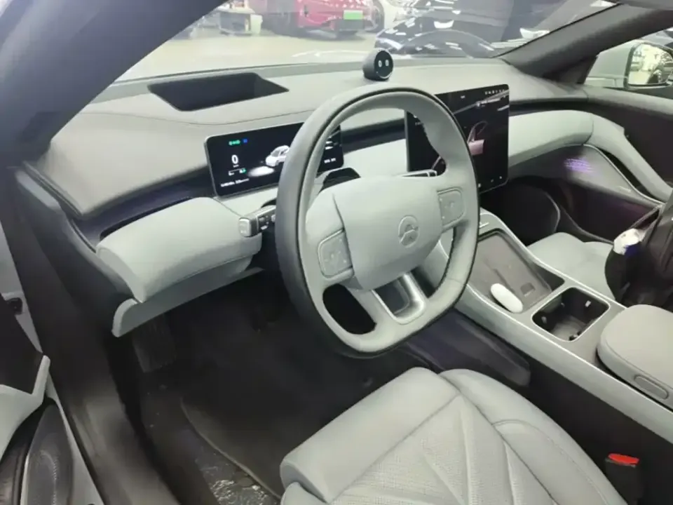 Nio ET5T