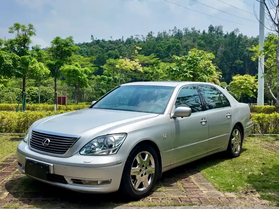 Lexus LS