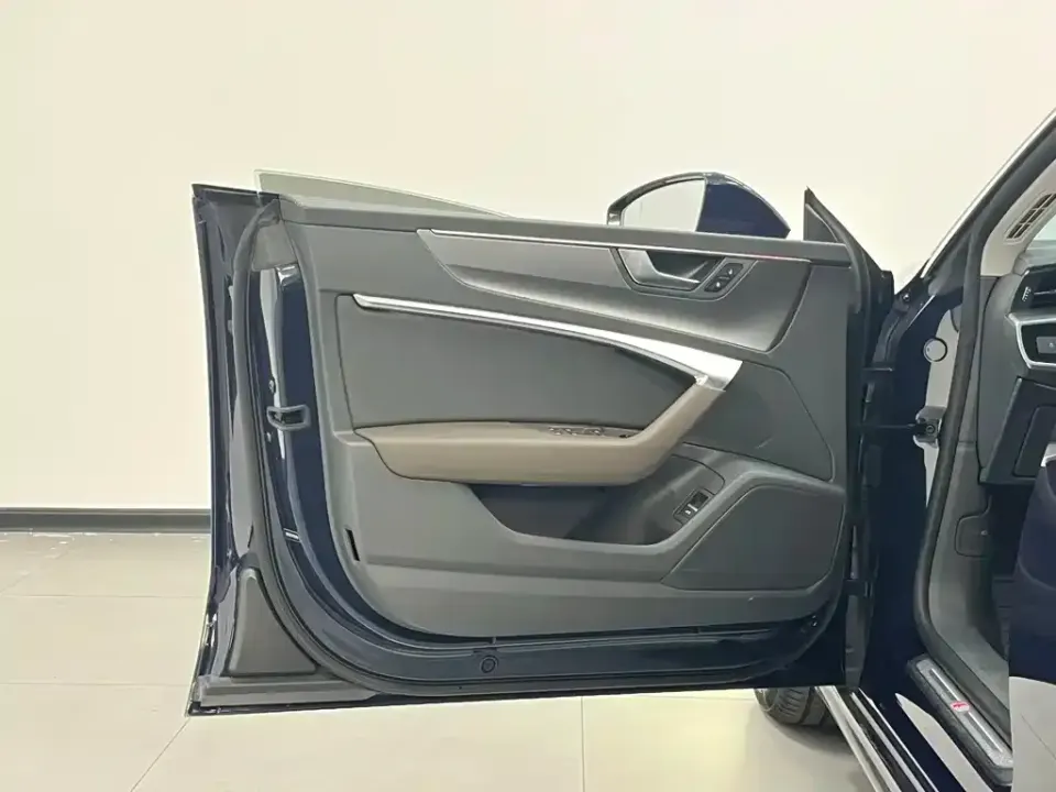 Audi A7L
