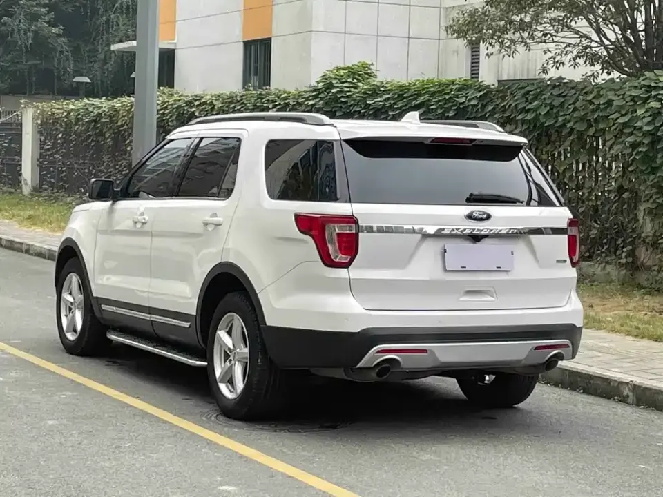 Ford Explorer (Import)