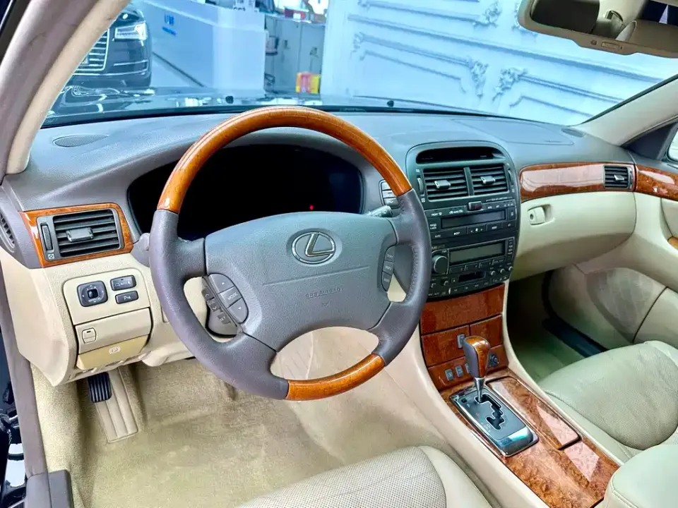 Lexus LS