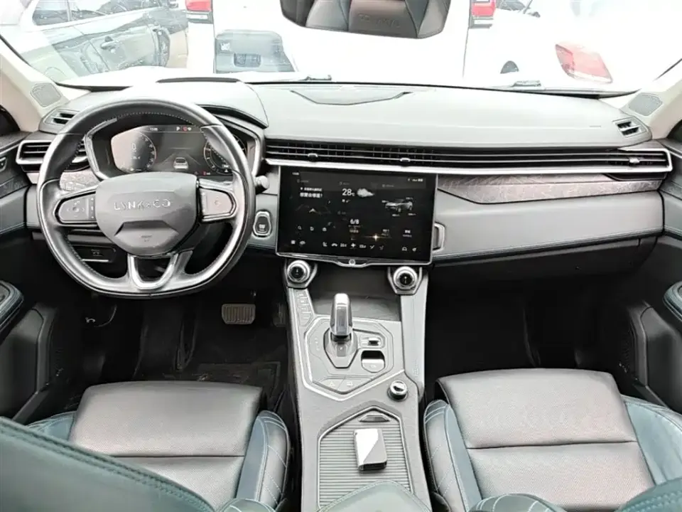 Lynk & Co 05
