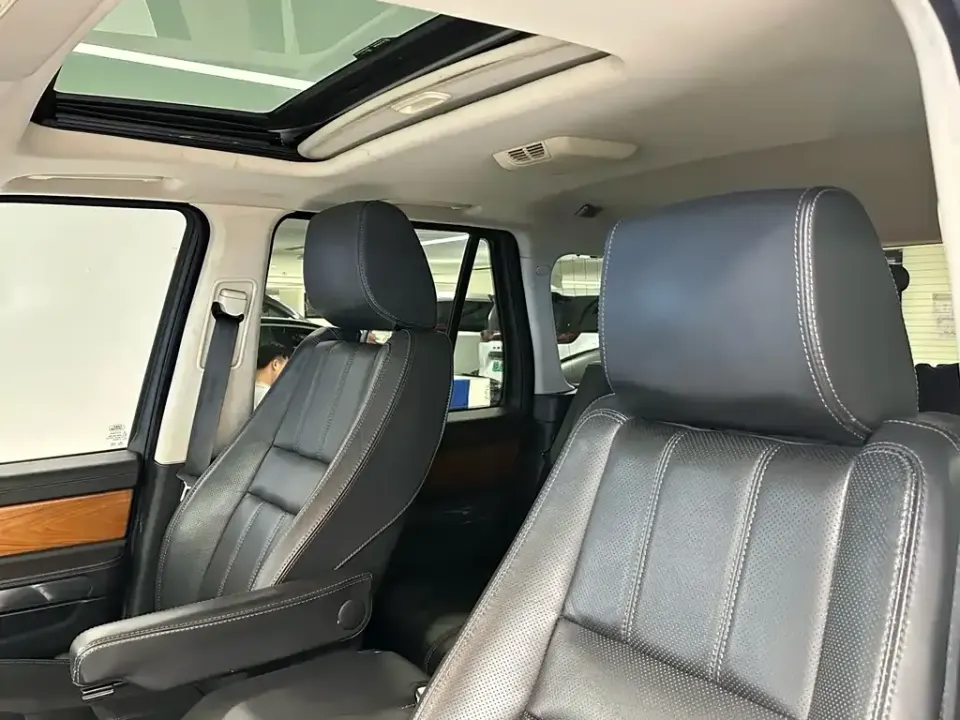 Land Rover Sport