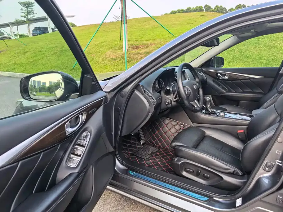 Infiniti Q50L