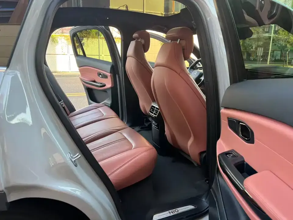 Nio EC6