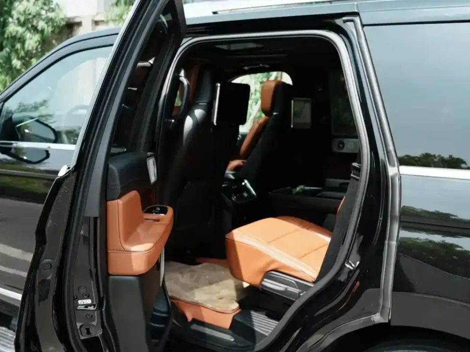 Lincoln Navigator