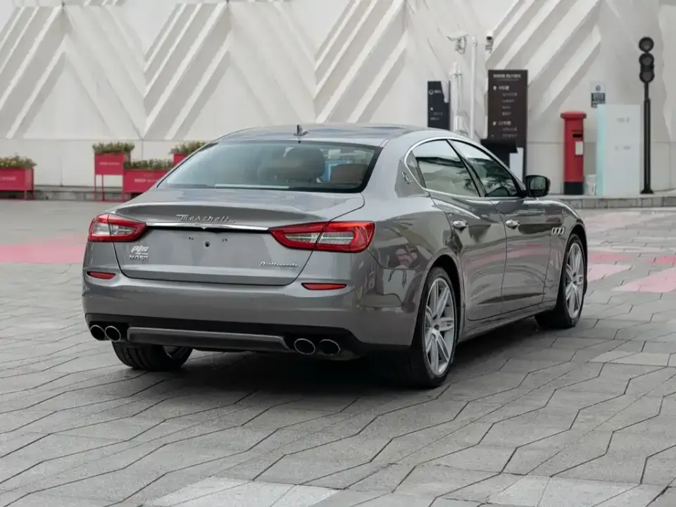 Maserati Quattroporte