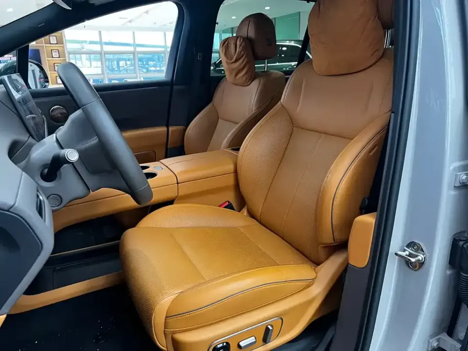 Li Li i8