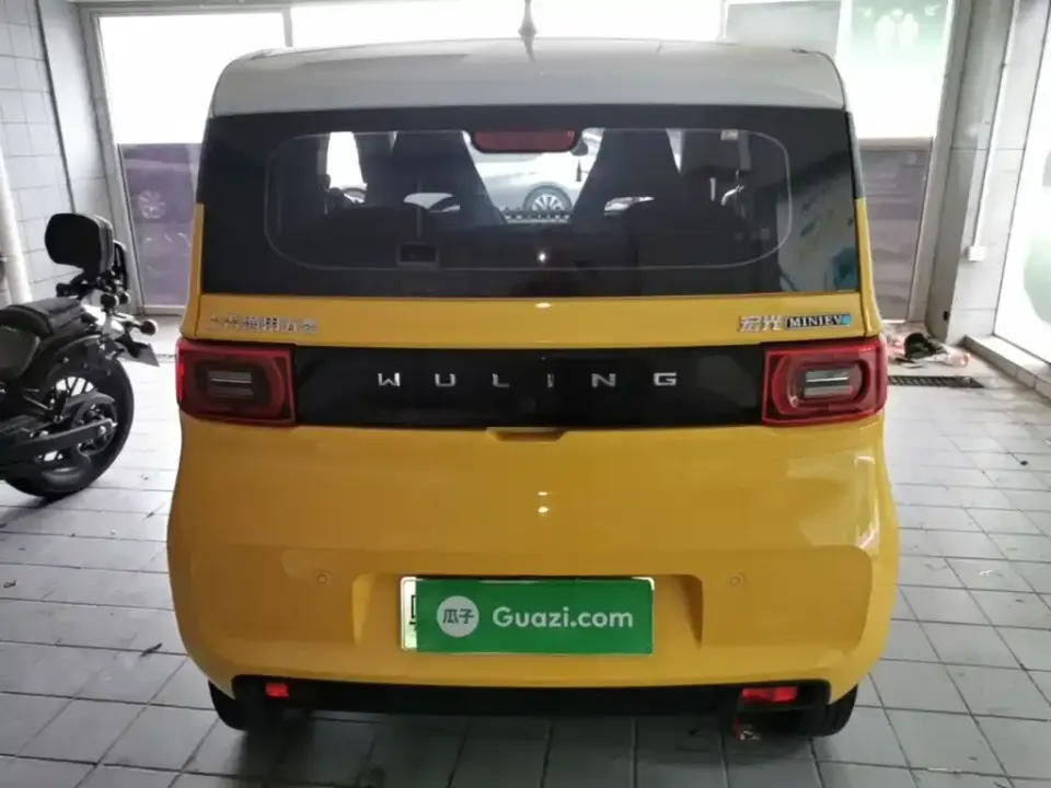 Wuling MINIEV