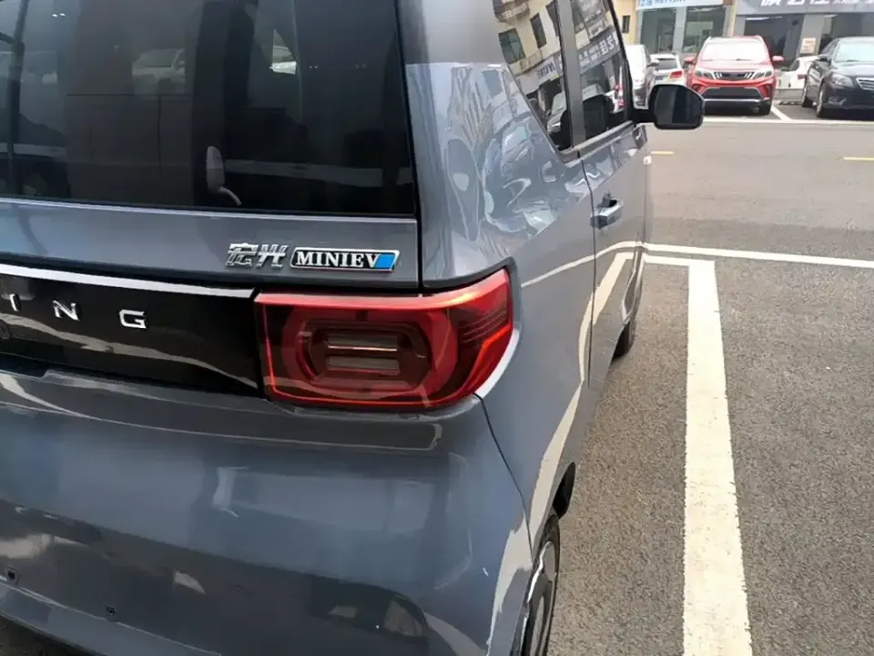 Wuling MINIEV