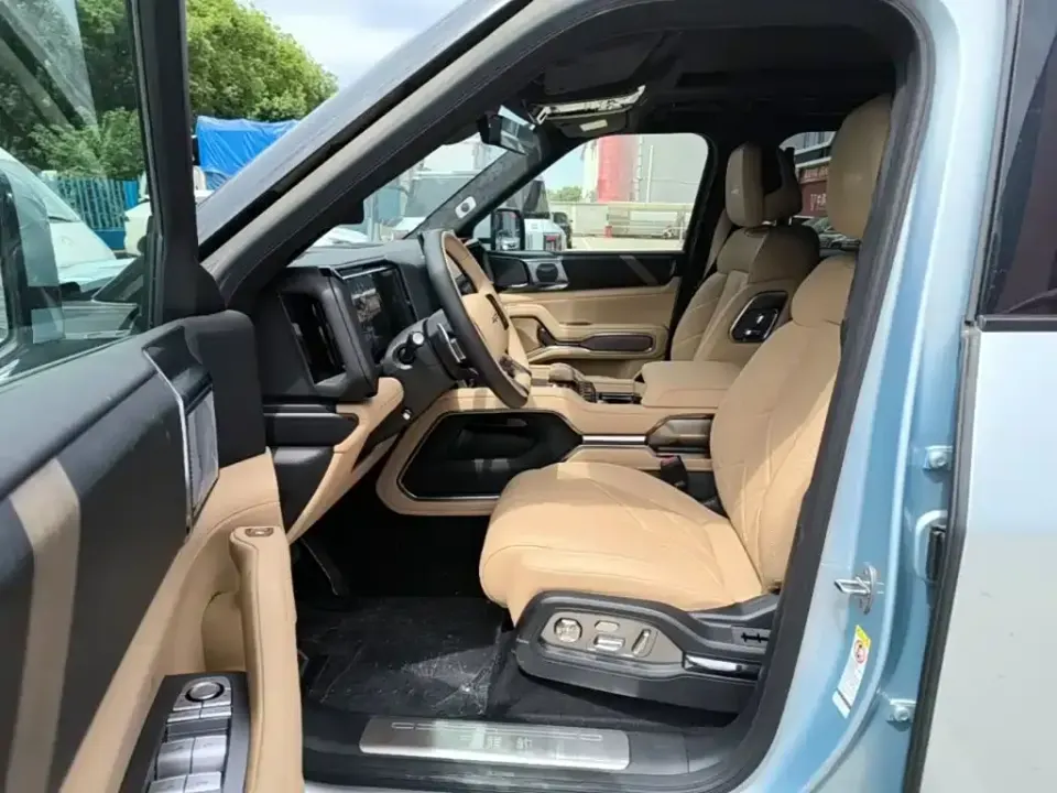 Fang Cheng Bao Leopard 8