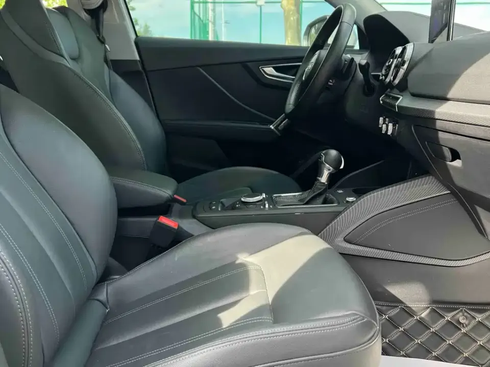 Audi Q2L