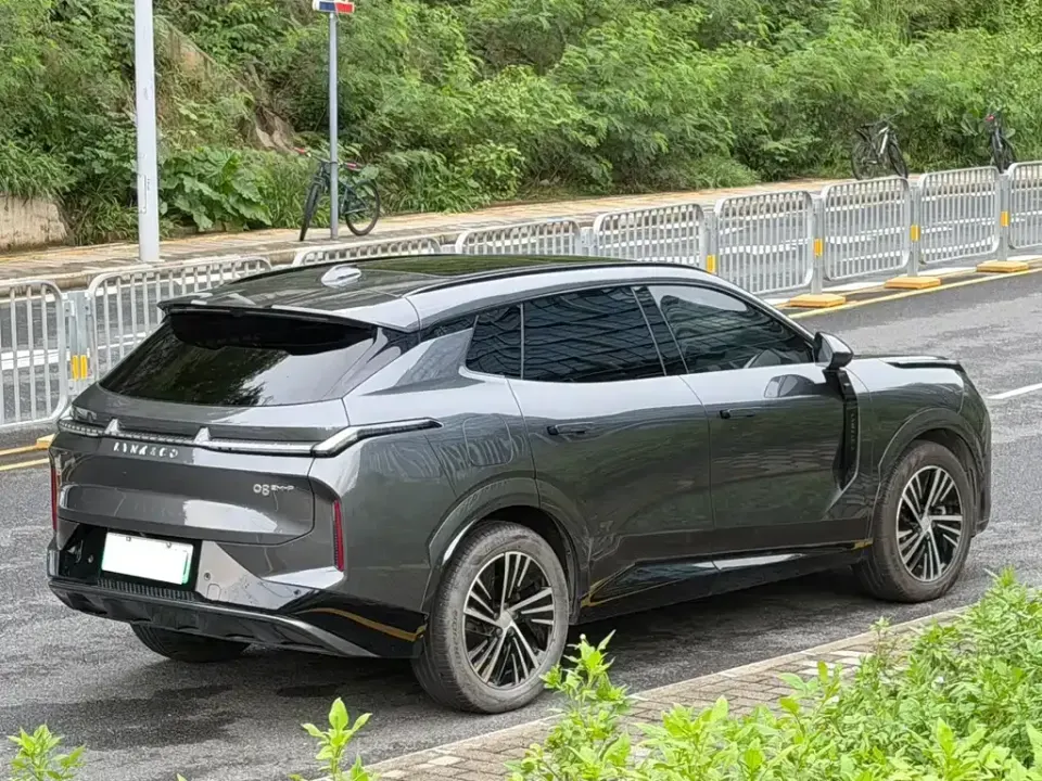 Lynk & Co 08 EM-P