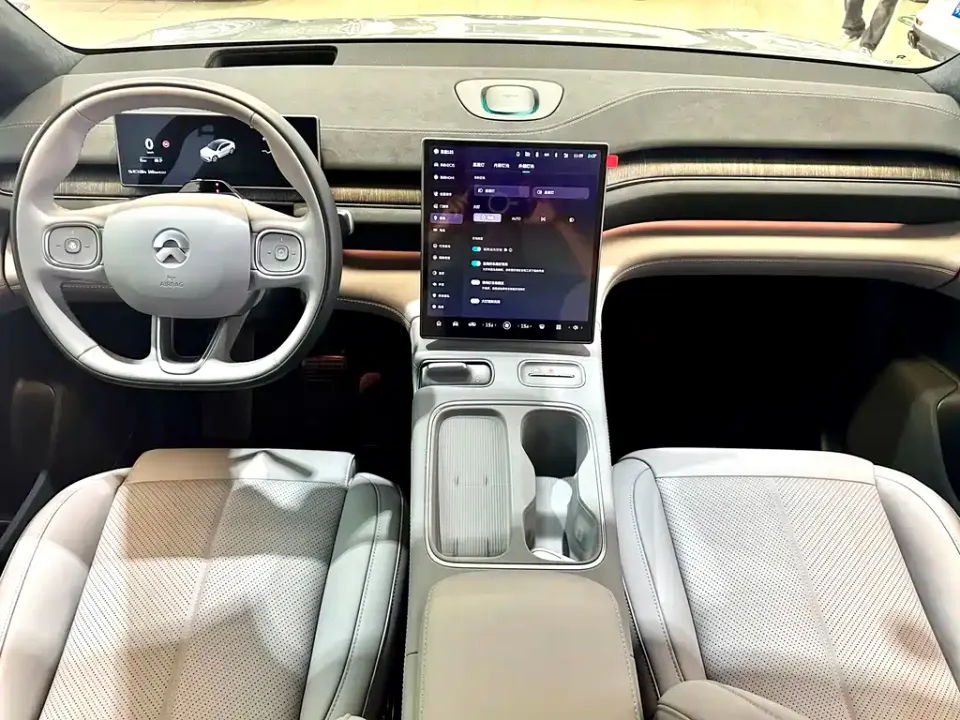Nio EC6