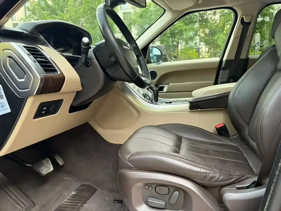 Land Rover Sport