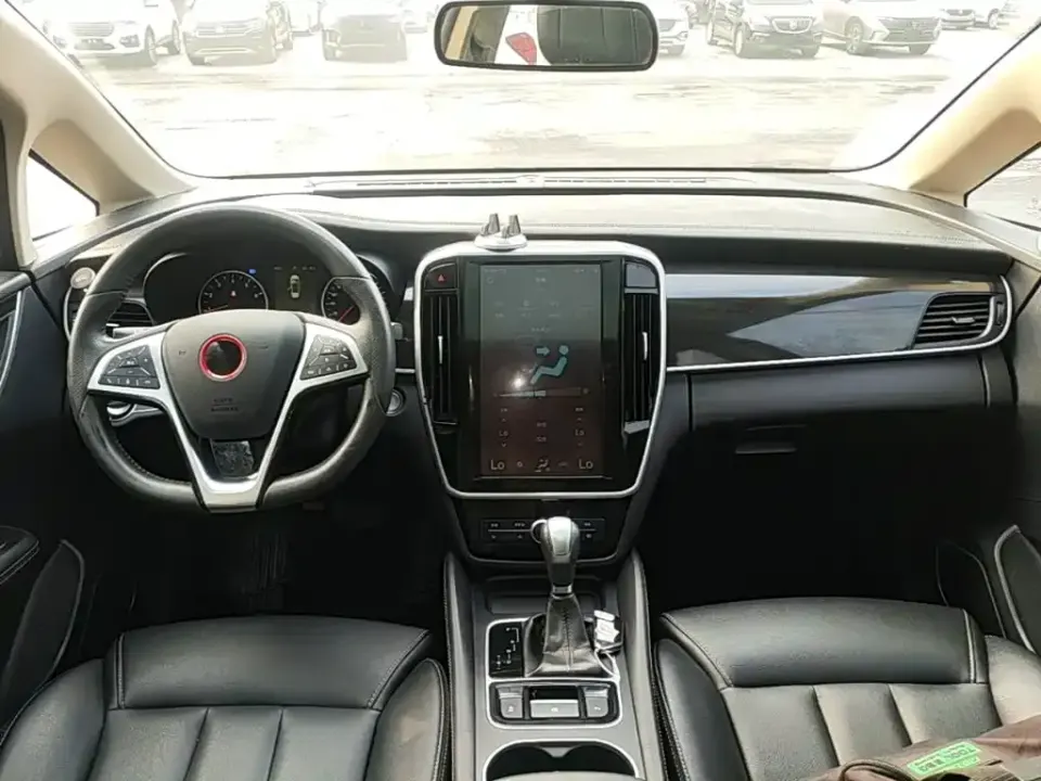 BYD MAX