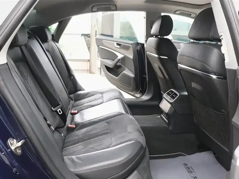 Audi A7L