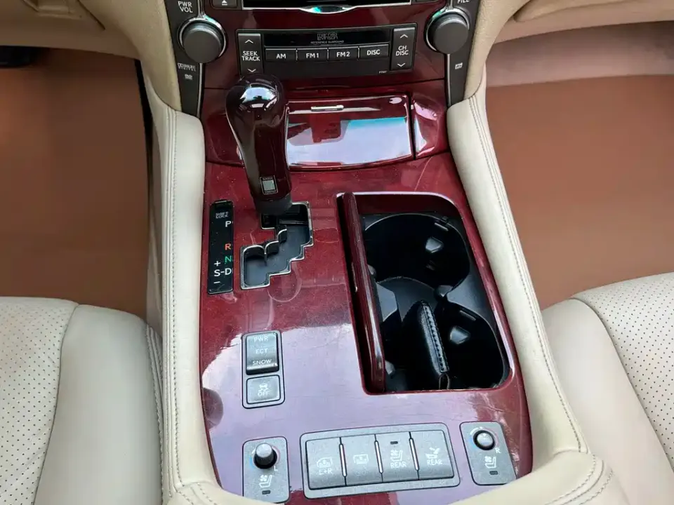 Lexus LS