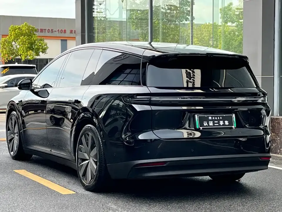 Li Li i8