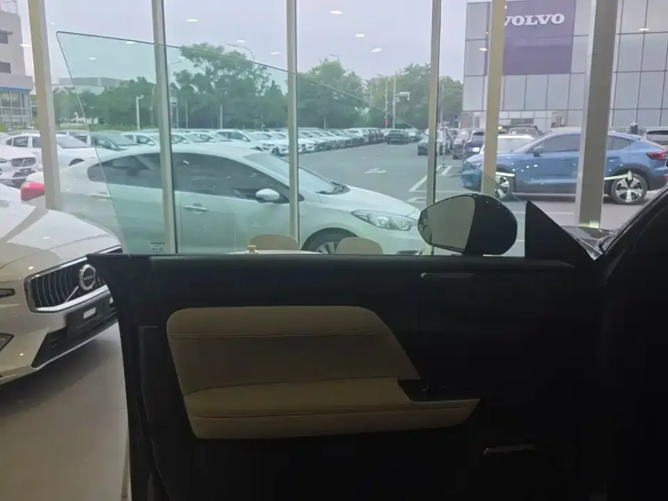 Volvo XC70 PHEV